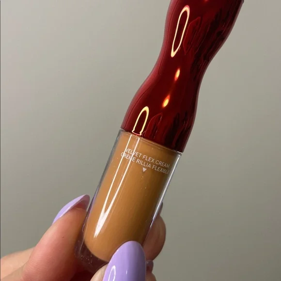 ONE/SIZE Red and Nude Lip Gloss Duo - Picture 6 of 7